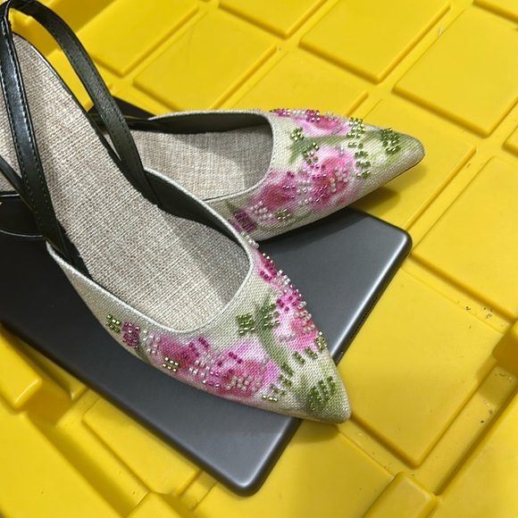 Women’s Canvas Embellishment Canvas Slingback Pump Size 7 - Picture 2 of 5